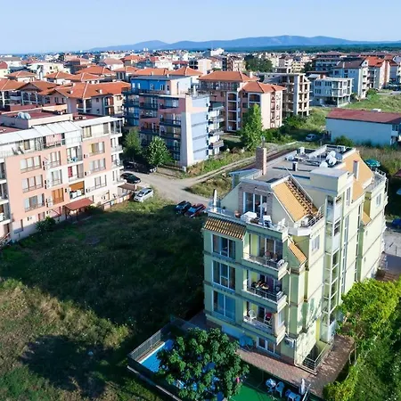 Laguna Penthouse 公寓 *